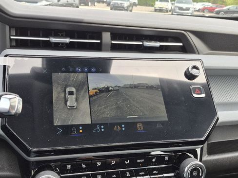 New 2027 Chevrolet Bolt RS w/ Technology Package FWD image 19