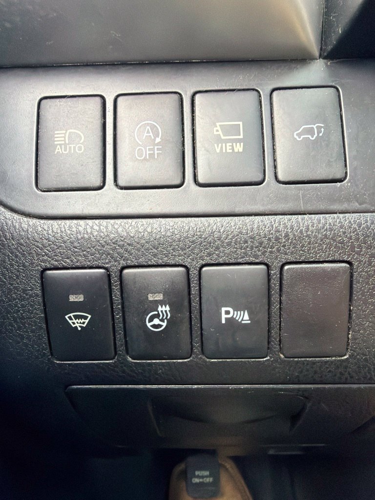 Used 2017 Toyota Highlander Limited AWD/4WD image 16