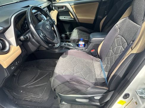 Used 2018 Toyota RAV4 XLE FWD image 5