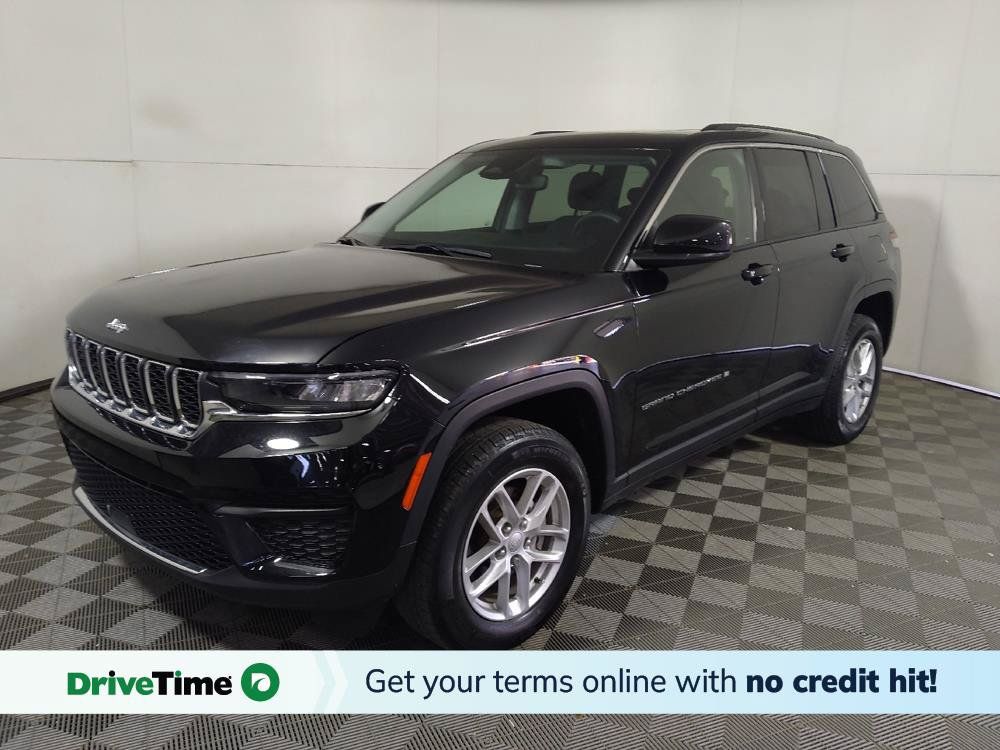 Used 2023 Jeep Grand Cherokee Laredo w/ Luxury Tech Group I AWD/4WD image 1