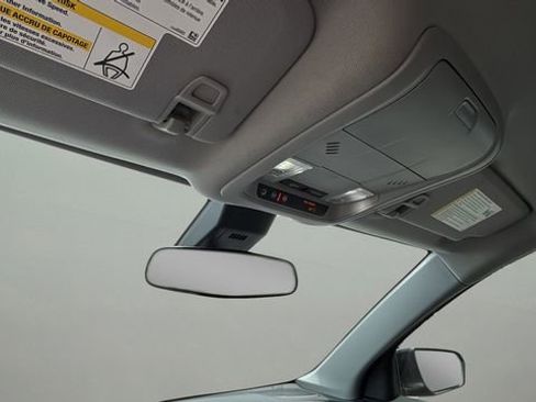 Used 2022 Chevrolet Equinox LT FWD image 27