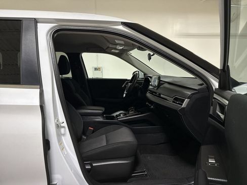 Used 2024 Mitsubishi Outlander ES AWD/4WD image 21