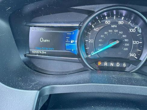 Certified 2019 Ford Explorer XLT w/ Equipment Group 202A FWD image 21