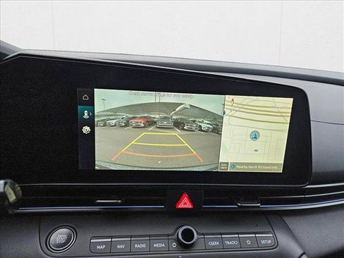 Used 2025 Hyundai Elantra SEL FWD image 18