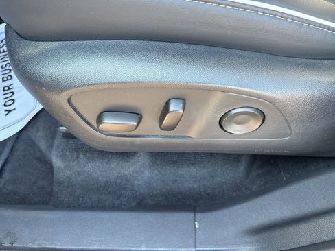 Used 2025 Buick Enclave Preferred image 19