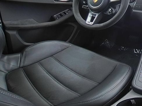 Used 2021 Porsche Macan GTS w/ Sport Chrono Package AWD/4WD image 25