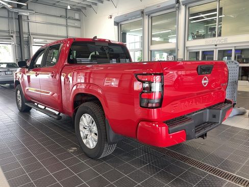 Used 2023 Nissan Frontier SV w/ Technology Package image 18