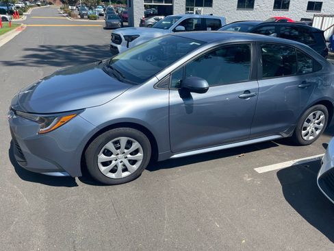 Used 2025 Toyota Corolla LE w/ Convenience Package FWD image 15