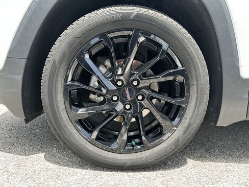 Used 2023 GMC Terrain SLE w/ Elevation Edition FWD image 14