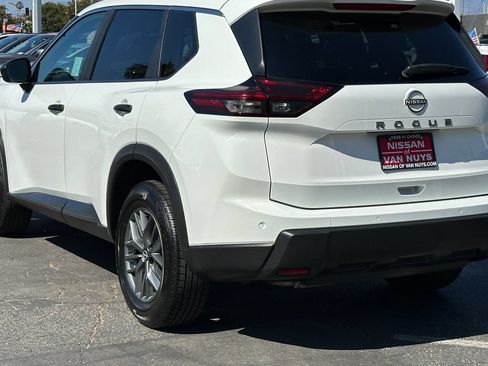 Used 2024 Nissan Rogue S FWD image 5