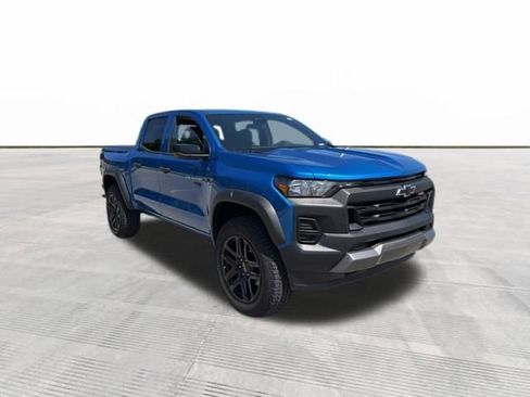 Used 2024 Chevrolet Colorado Trail Boss w/ Safety Package AWD/4WD image 9