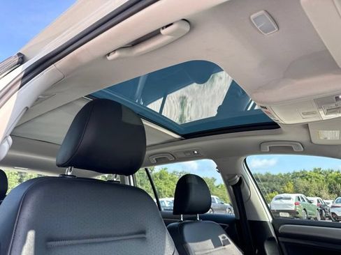 Used 2017 Volkswagen Golf S FWD image 10