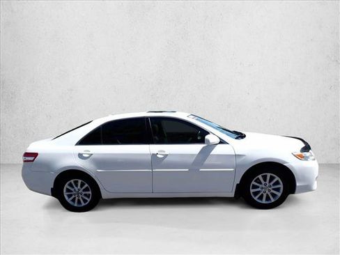 Used 2011 Toyota Camry XLE FWD image 5