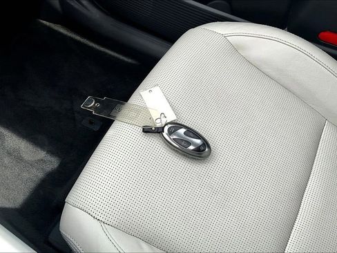 Used 2024 Hyundai Santa Fe Limited image 35