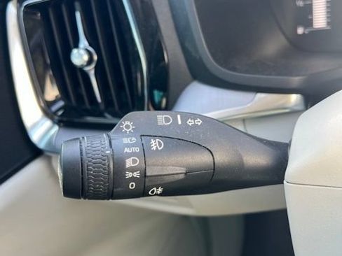 Used 2019 Volvo S60 T5 Momentum FWD image 20