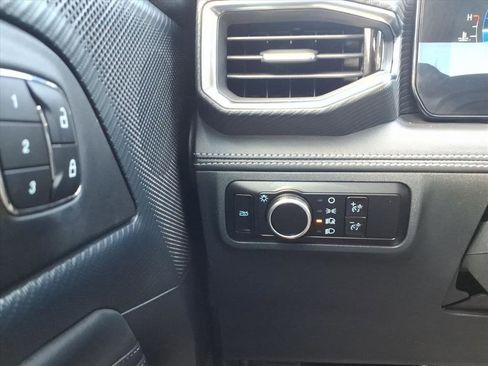 Used 2024 Ford Mustang GT Premium image 12