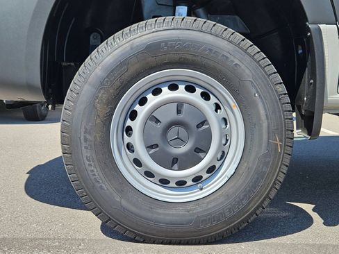 New 2025 Mercedes-Benz Sprinter 2500 image 12