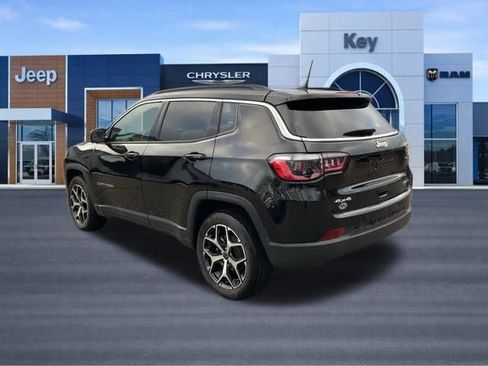 Used 2025 Jeep Compass Limited image 3