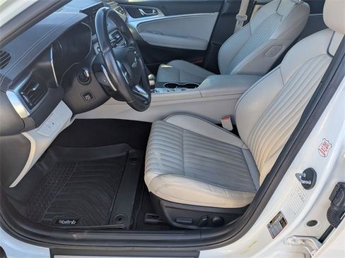Used 2022 Genesis G70 3.3T image 10
