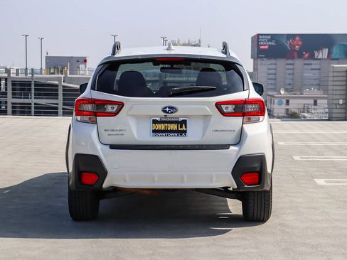 Used 2021 Subaru Crosstrek 2.0i Premium image 5