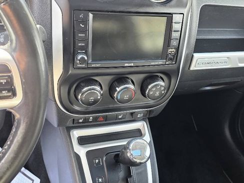 Used 2017 Jeep Compass High Altitude AWD/4WD image 12