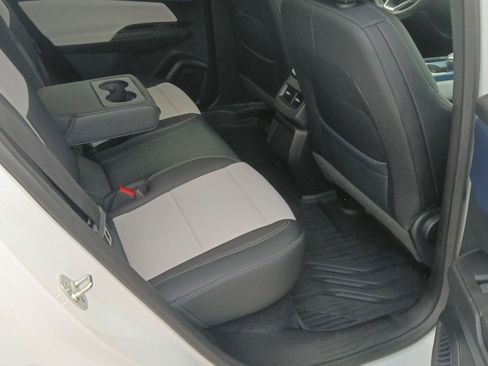 Used 2024 Chevrolet Equinox EV LT FWD image 28