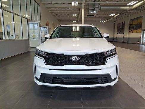 Used 2021 Kia Sorento S image 2