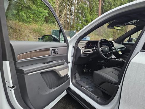 New 2026 Cadillac Vistiq Luxury image 23