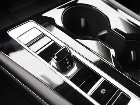 Used 2024 Volkswagen Atlas SEL image 32