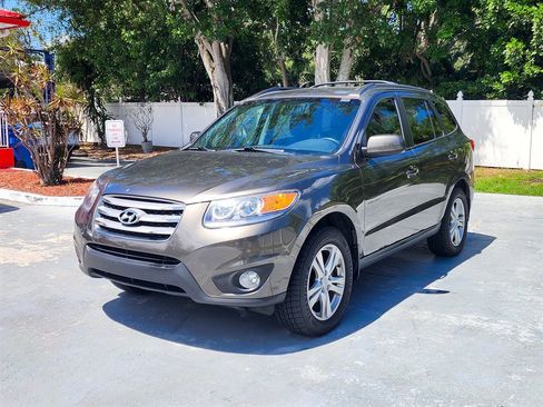 Used 2012 Hyundai Santa Fe SE FWD image 4