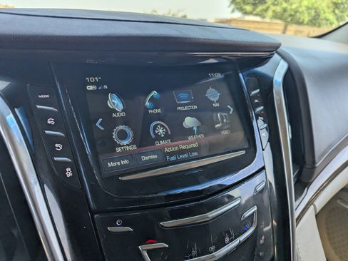 Used 2017 Cadillac Escalade ESV Luxury AWD/4WD image 24