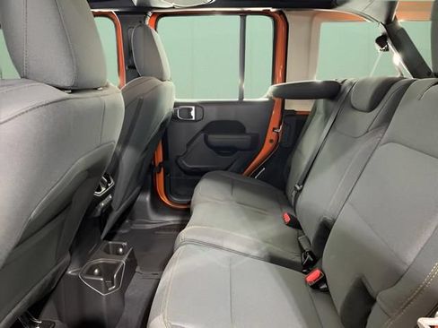 Used 2025 Jeep Wrangler Unlimited Sport AWD/4WD image 21