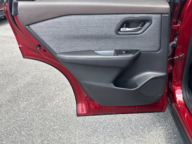 Used 2023 Nissan Rogue SV FWD image 21