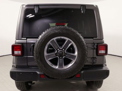 Used 2021 Jeep Wrangler Unlimited Sahara image 12