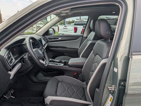 Used 2026 Volkswagen Atlas Peak Edition AWD/4WD image 18