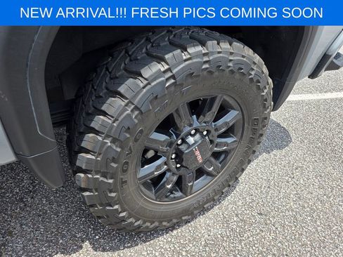 Used 2024 GMC Sierra 2500 AT4 w/ AT4 Premium Plus Package AWD/4WD image 8