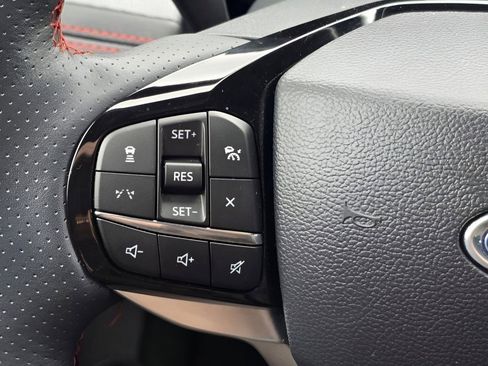 Used 2025 Ford Explorer ST-Line w/ ST-Line Street Pack image 18