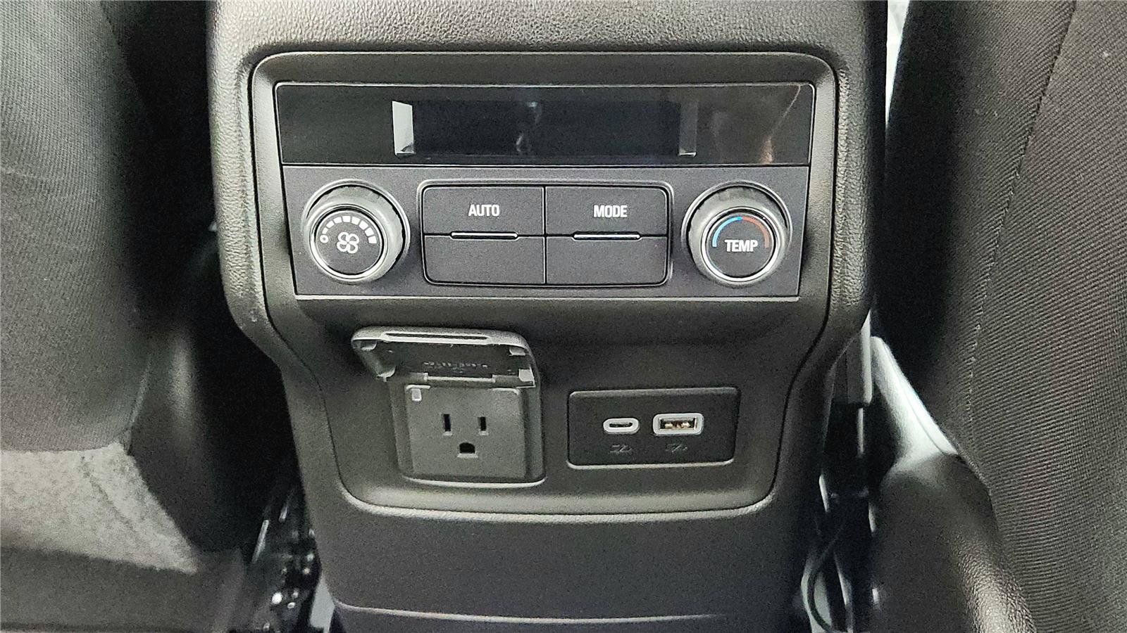 Used 2023 GMC Acadia SLE w/ Driver Convenience Package FWD image 21