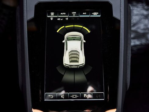 Used 2021 Lamborghini Huracan EVO image 65