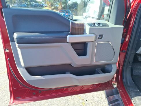 Used 2017 Ford F150 Lariat w/ Equipment Group 502A Luxury image 9