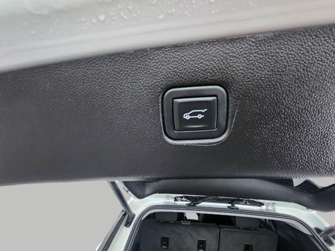 Used 2024 Chevrolet Blazer LT w/ Convenience Package image 10