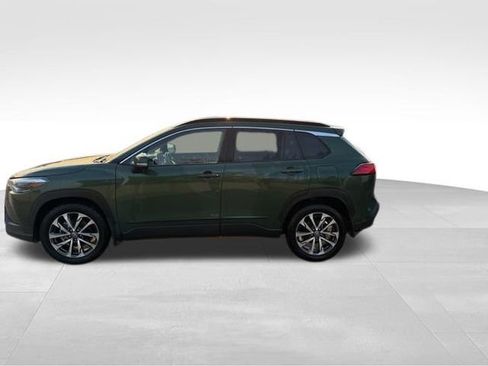 Used 2023 Toyota Corolla Cross XLE image 2