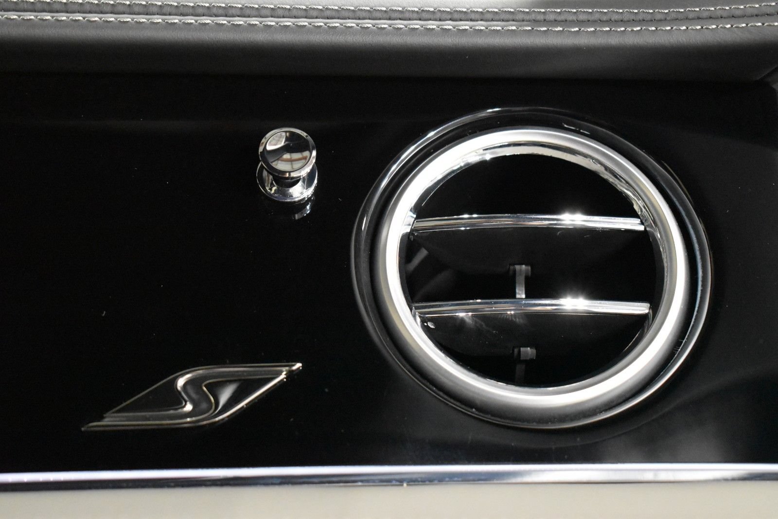 New 2024 Bentley Continental GT S AWD/4WD image 29