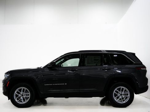 New 2025 Jeep Grand Cherokee 4WD image 6