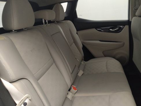 Used 2020 Nissan Rogue Sport SV FWD image 19