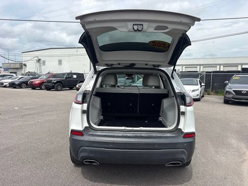 Used 2021 Jeep Cherokee Latitude Lux w/ Comfort/Convenience Group AWD/4WD image 11