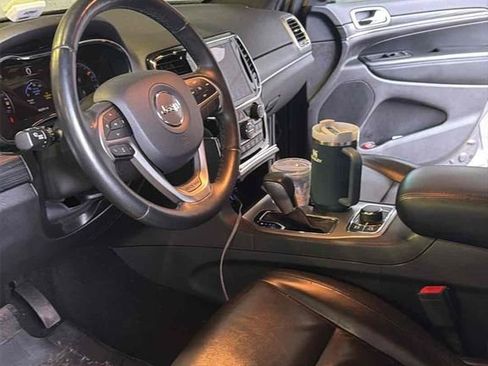 Used 2019 Jeep Grand Cherokee Limited image 16