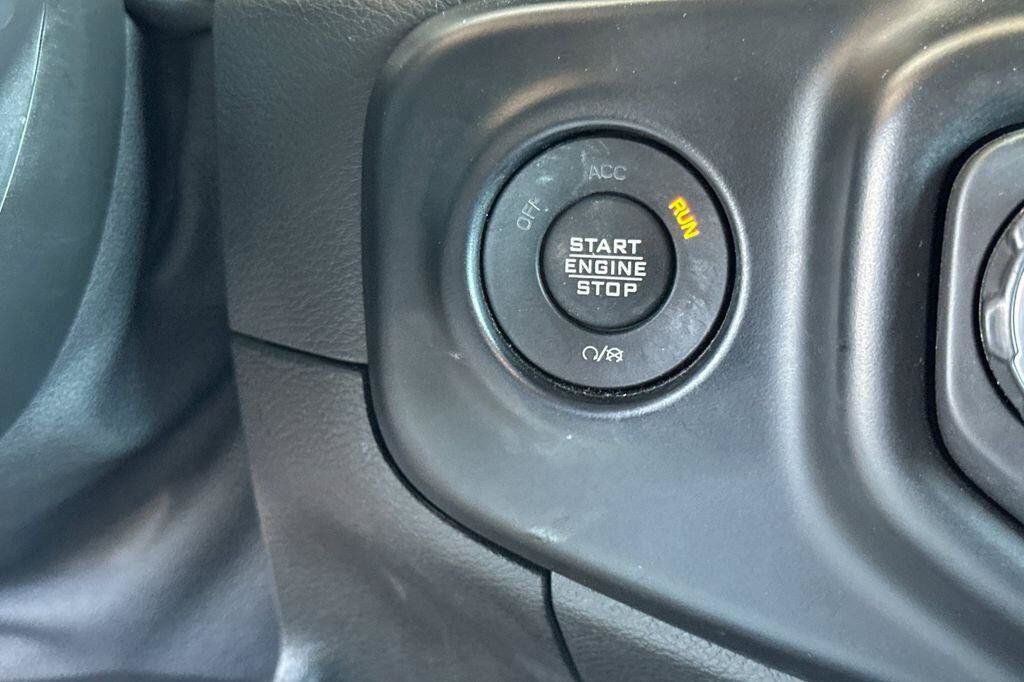 Used 2021 Jeep Wrangler Unlimited Sahara AWD/4WD image 23