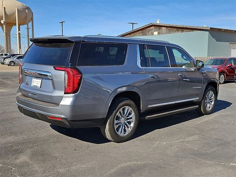 Used 2022 GMC Yukon XL SLT image 8