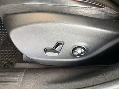 Used 2016 Jeep Cherokee Trailhawk w/ Comfort/Convenience Group AWD/4WD image 21